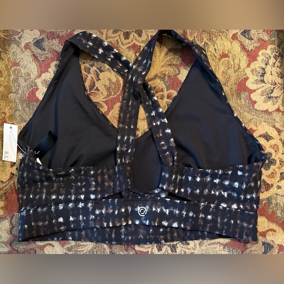 NWT- Core IO size large - Picture 3 of 9